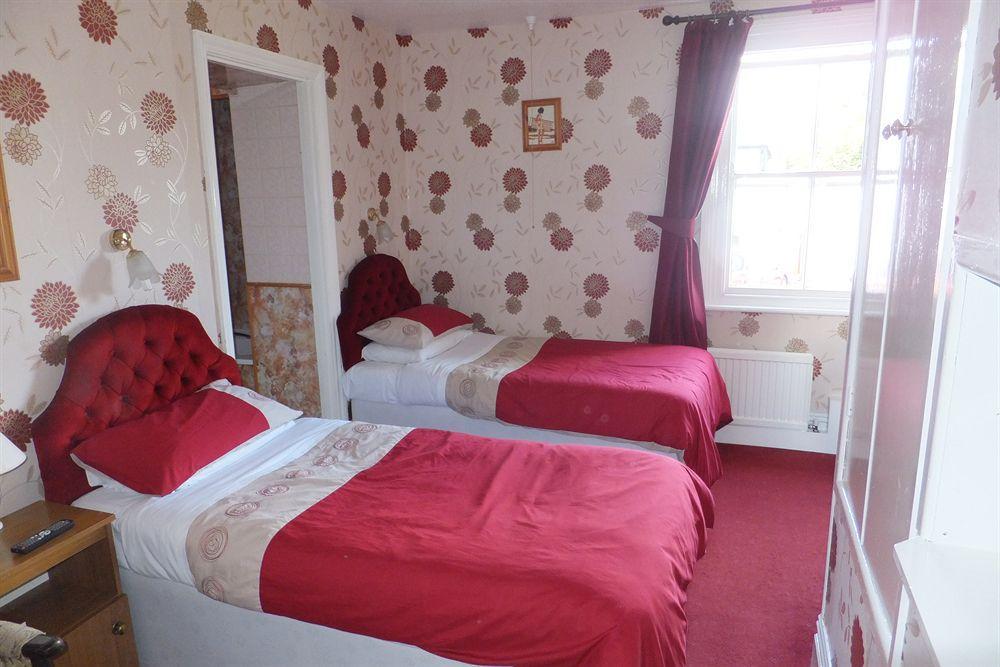 Old Castle Farm Guest House Brecon Ngoại thất bức ảnh